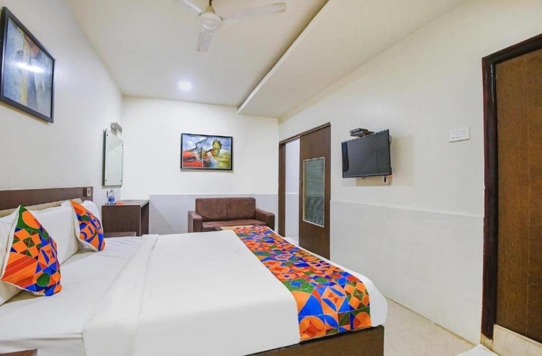 Hotel Leela Grand Inn Vijayawāda Exterior foto
