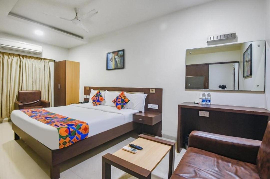 Hotel Leela Grand Inn Vijayawāda Exterior foto